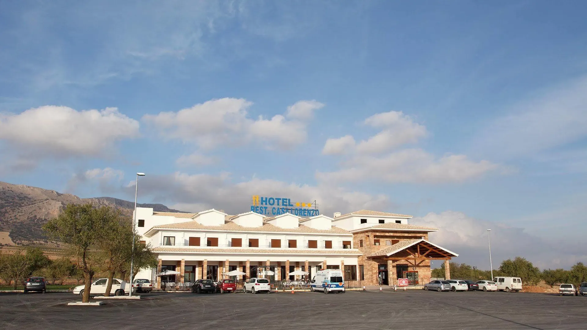 Hotel Lorenzo contacts