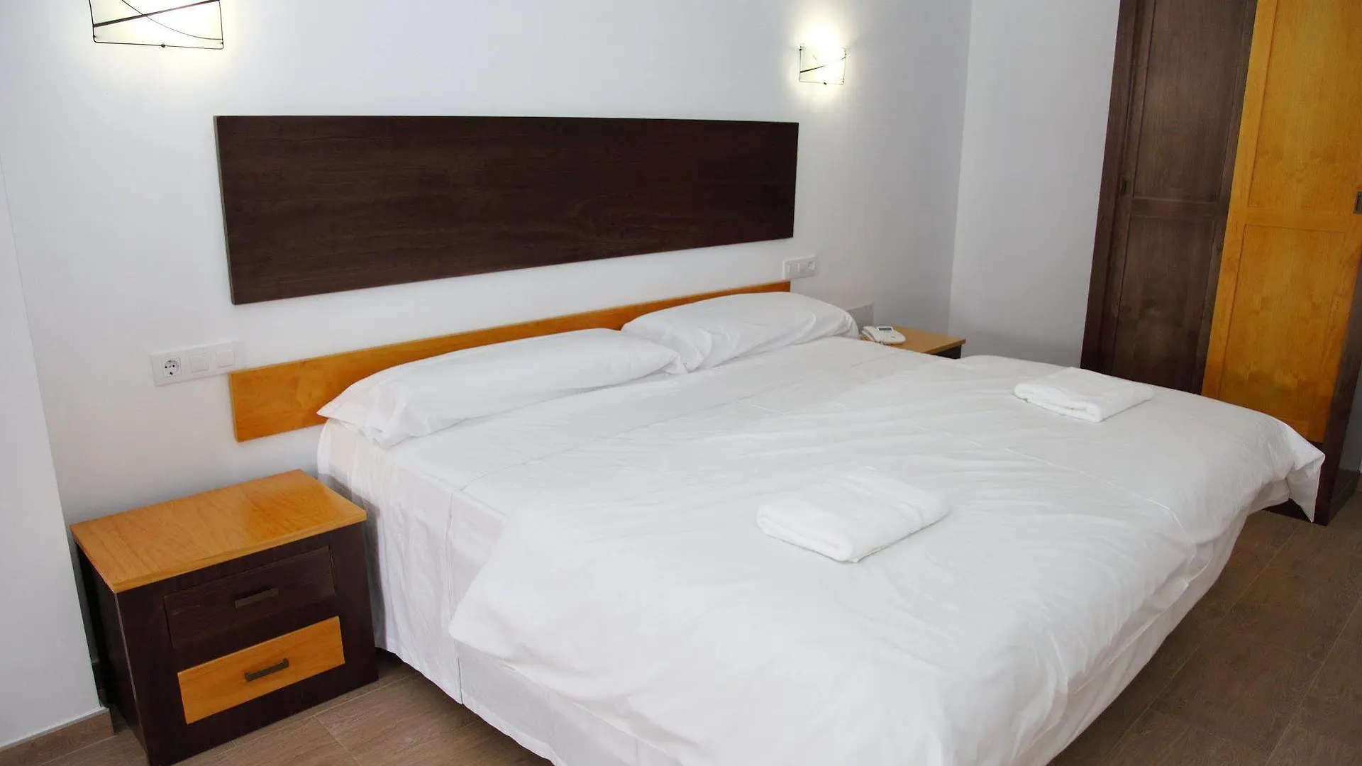 Hotel Lorenzo El Contador